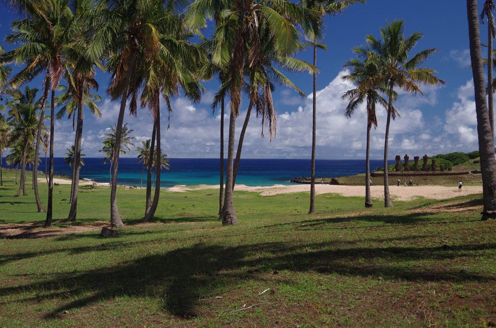 anakena_beach.jpg